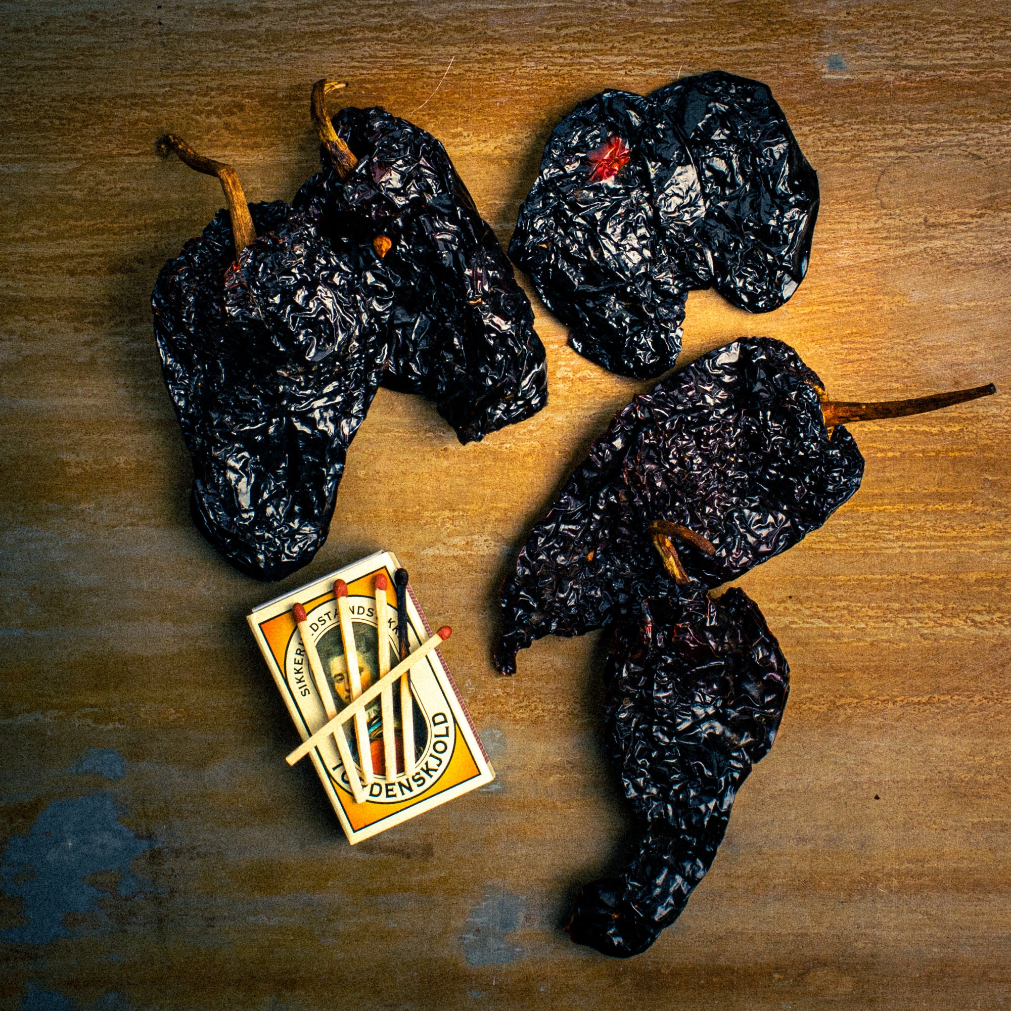 Ancho – hela och torkade